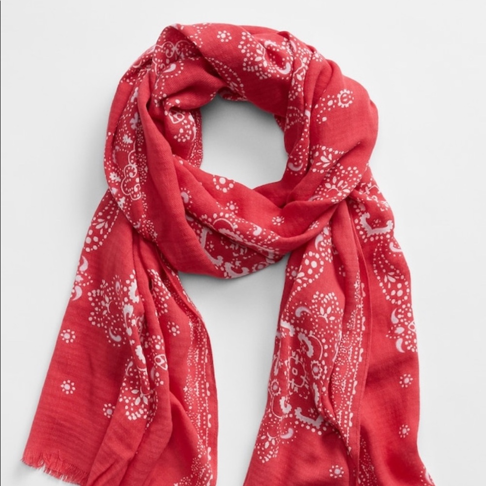 GAP Scarf - Picture 2 of 2